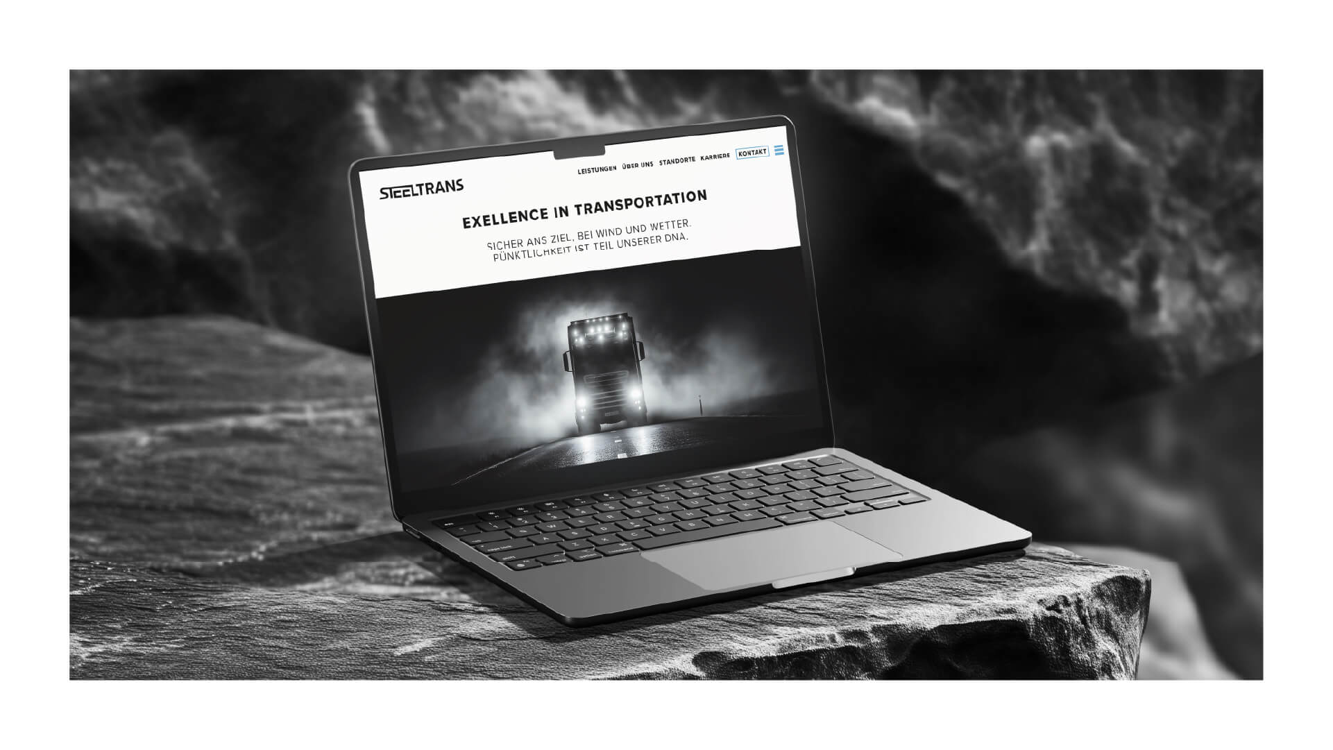 Ansicht des Website-Header von Steeltrans auf einem Laptop